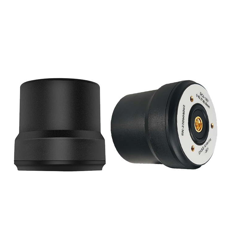 Characteristics of two types of GPS built-in antennas